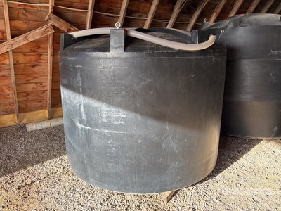 Free Form 1680 gal Poly Water Tank