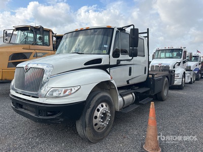 2011 International 4300 4x2 Crew Cab Flatbed Truck