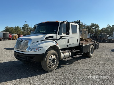 2011 International 4300 4x2 Crew Cab Flatbed Truck