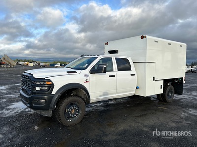 2025 Ram 5500 4x4 Crew Cab Camión con desmenuzadora (Unused)