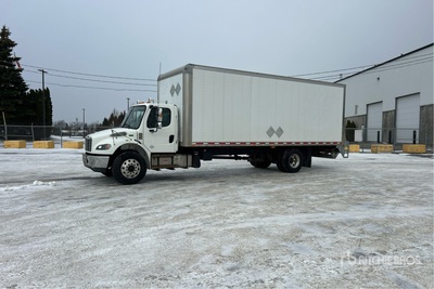 2020 Freightliner M2 106 4x2 شاحنة فان
