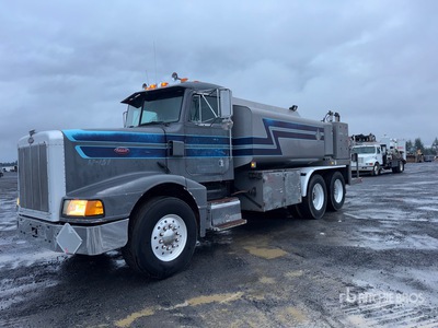 1989 Peterbilt 377 2500 gal 6x4 شاحنة الوقود والتشحيم