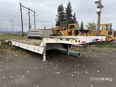 1995 Trail King TK70HT-482 70000 lb 48 ft T/A Hydraulic Tail Trailer