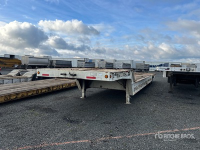 1995 Trail King TK70HT-482 70000 lb 48 ft T/A Hydraulic Tail Trailer