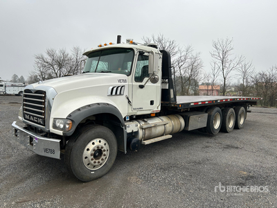 2009 Mack GU713 Granite Rollback Truck