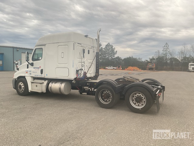 CAMIóN CAMAROTE 2016 FREIGHTLINER