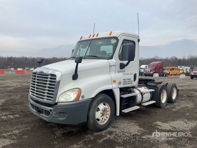 2015 Freightliner Cascadia 125 6x4 T/A Day Cab Truck Tractor