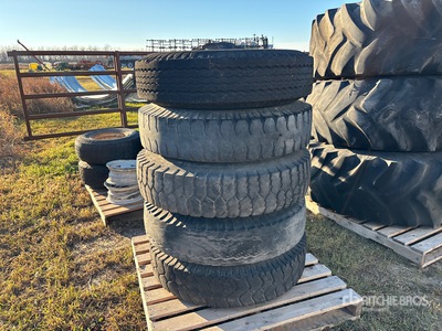 Quantity of (5) Mixed Tyres