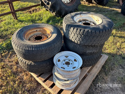 Quantity of (5) Mixed Tyres