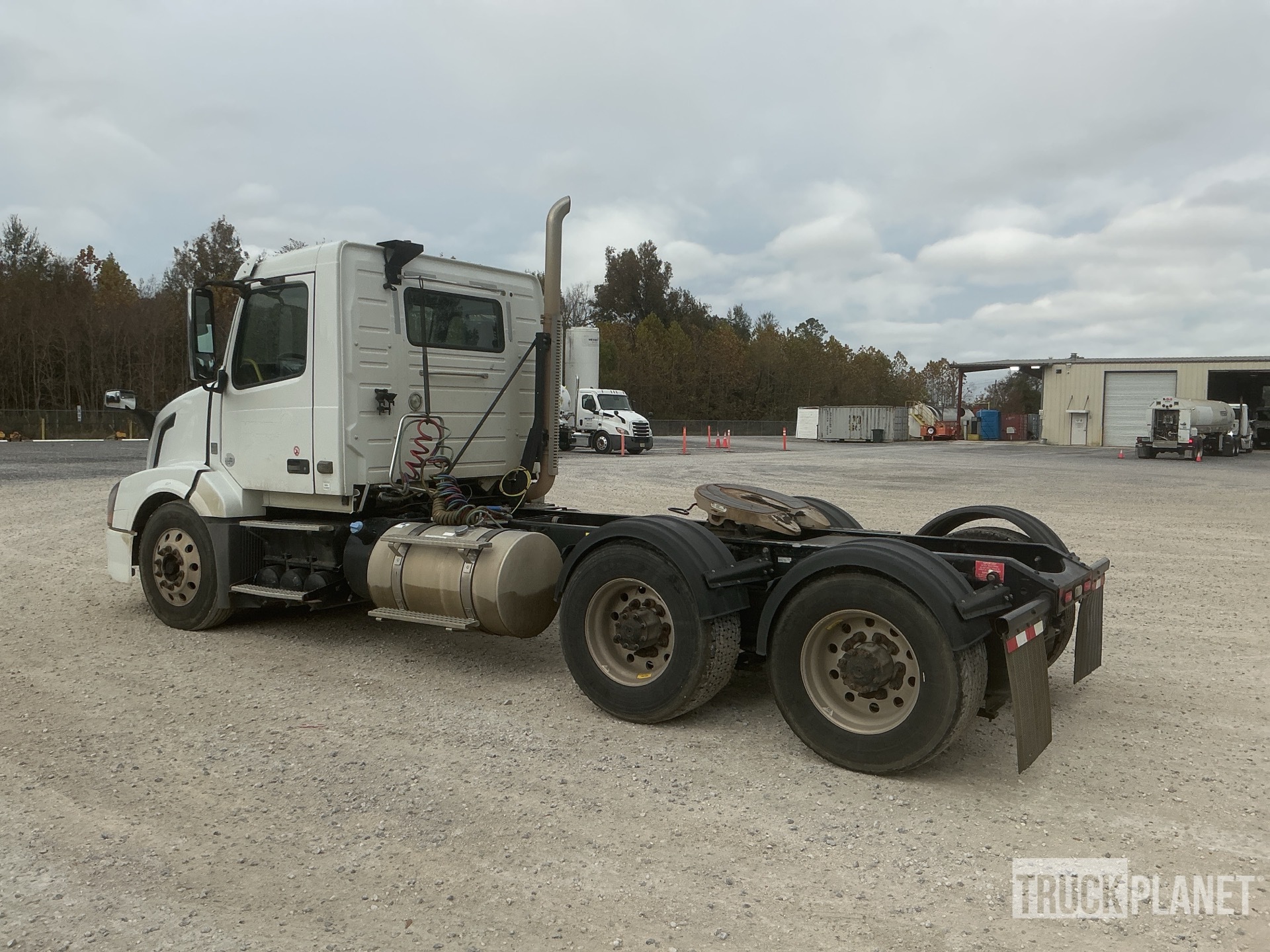 2016 Volvo VNL64T300 8x2 T/A Day Cab Truck Tractor in Gonzales