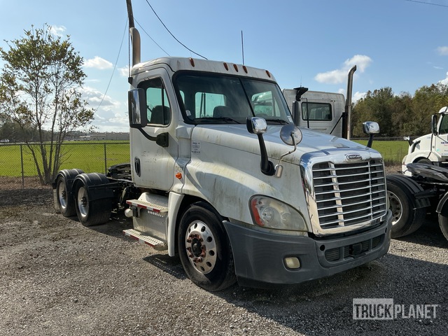 CAMIóN 2016 FREIGHTLINER