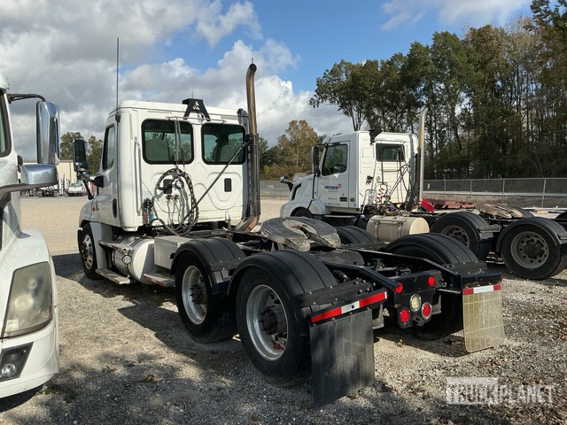 CAMIóN 2016 FREIGHTLINER
