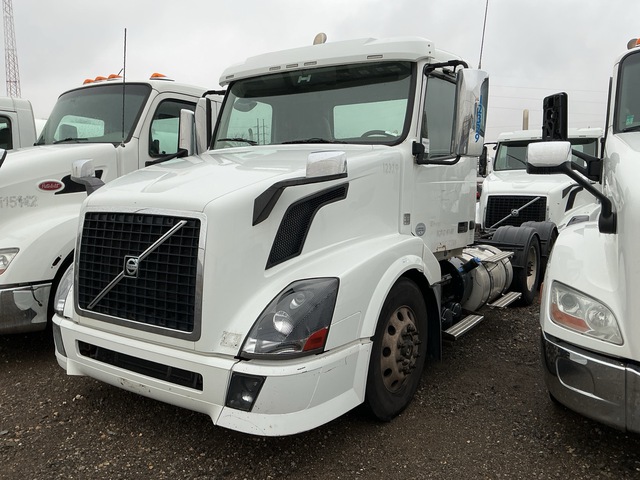 2015 Volvo VNL 6x4 T/A Day Cab Truck Tractor