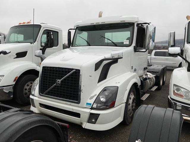2015 Volvo VNL 6x4 T/A Day Cab Truck Tractor