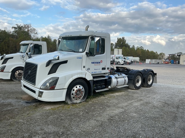 2016 Volvo VNL64T T/A Day Cab Truck Tractor