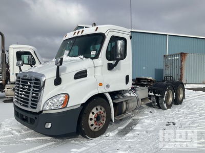 2018 Freightliner Cascadia 113 6x4 T/A Day Cab Truck Tractor
