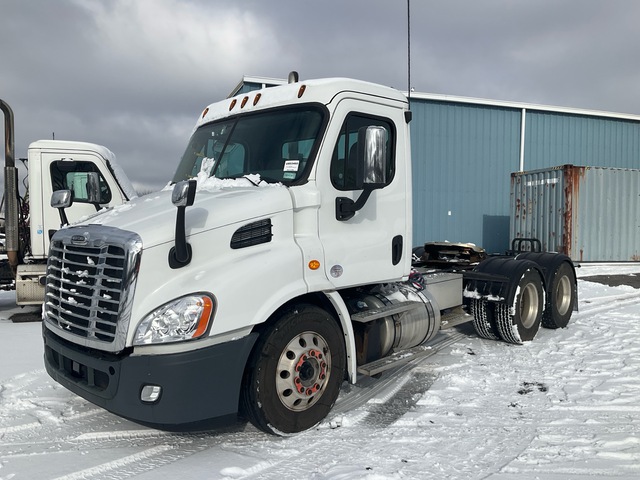 2018 Freightliner Cascadia 113 6x4 T/A Day Cab Truck Tractor 2018 Freightliner Cascadia 113 6x4 T/A Day Cab Truck Tractor