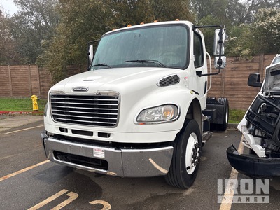 2013 Freightliner M2 4x2 تراكتور شاحنة (أحادي المحور)