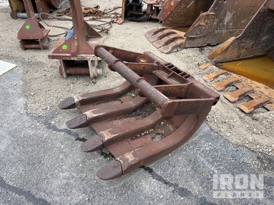 Gradall 40 in Concrete Bucket