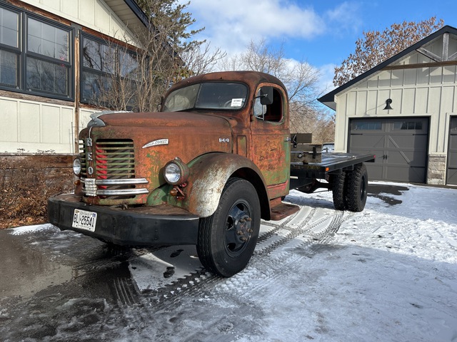 1951 REO Gold Comet 4x2 S/A Day Cab Truck Tractor