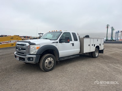 2016 Ford F-450 XLT 4x4 Extended Cab Utility Truck