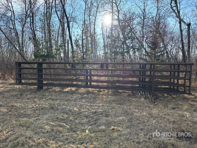 Quantity of (5) x 52 in Livestock Panel