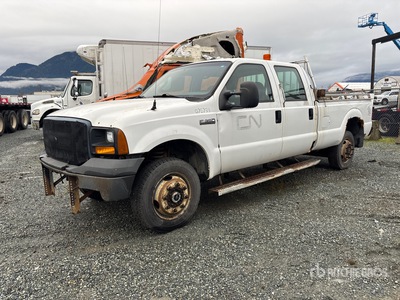 2006 Ford F-350 XL 4x4 Crew Cab Pickup (Inoperable)