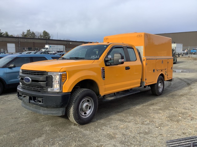 2017 Ford F-350 XL Super Duty 4x4 Service Truck