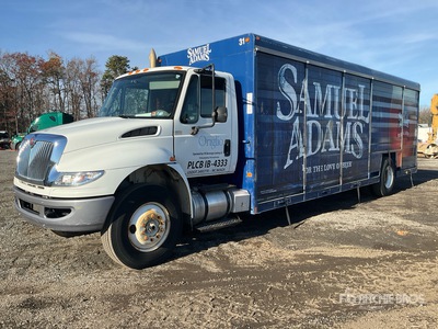 2008 International 4400 4x2 Beverage Truck