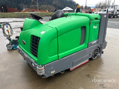 Tennant M30 Ride-On Floor Scrubber