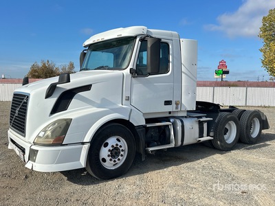 2013 Volvo VNL 6x4 T/A Day Cab Truck Tractor