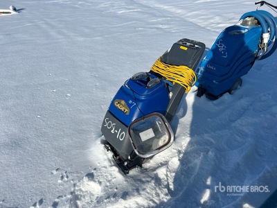 2012 Windsor CDT7 Floor Scrubber