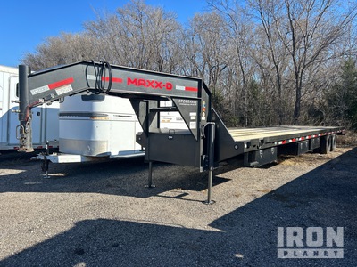 2025 MAXX-D 40 ft T/A Gooseneck Tilt Deck Trailer