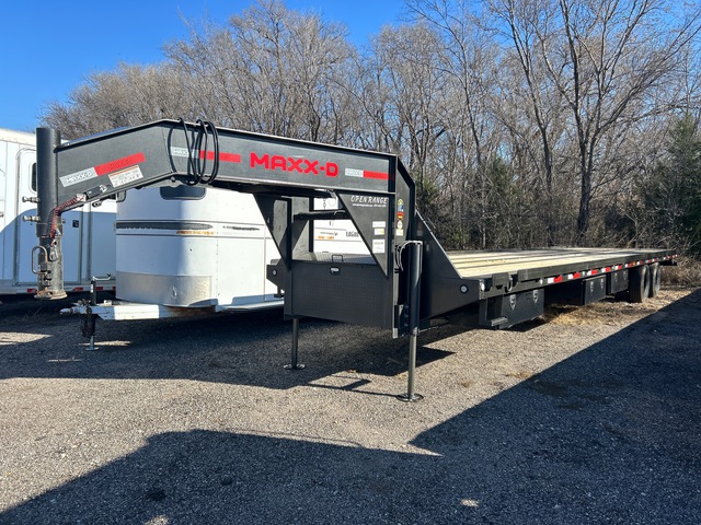 2025 MAXX-D 40 ft T/A Gooseneck Tilt Deck Trailer