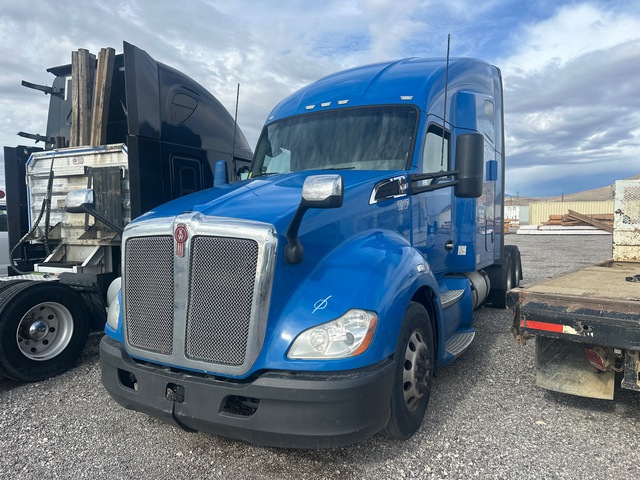 2018 Kenworth T680 6x4 T/A Sleeper Truck Tractor (Inoperable)