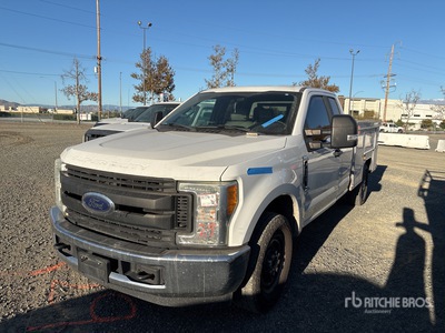 2017 Ford F-250 XL 4x2 Extended Cab Camion utilitaire