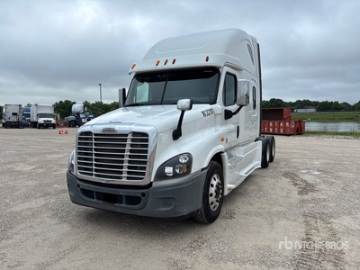 2015 Freightliner Cascadia 125 6x4 T/A Sleeper Truck Tractor