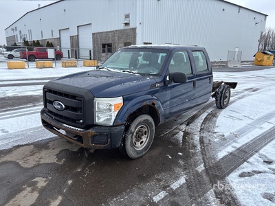 2011 Ford F-250 XL 4x2 Crew Cab Cabina y chasis