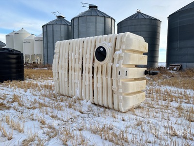 2000 gal Poly Water Tank