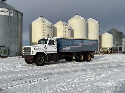 International F-2575 6x4 Camión de granos