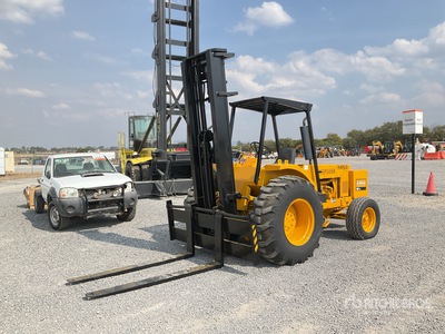 1994 Harlo HF456B-2WD216 6000 lb Montacargas Todo Terreno (INOPERABLE) / Wózek widłowy terenowy (Inoperable)