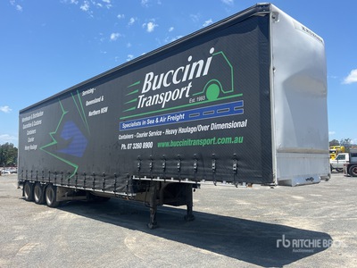 2005 Krueger 13.1 m Tri/A Step Deck Curtain Side Trailer