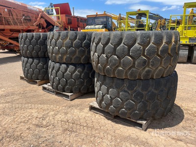 Quantity of (6) Michelin 750/65R25 Tyres & Rims - Fits Cat 730