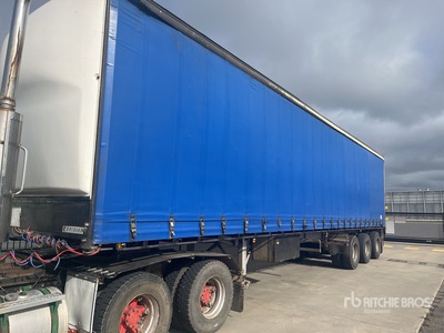 1992 Krueger Tri/A Curtain Side Trailer