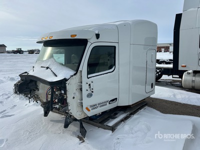 Cab (Inoperable) - Fits 2015 Peterbilt 567