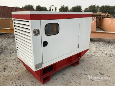 2015 Cat DE33E5 33 kVA Skid-Mounted Zestaw prądotwórczy