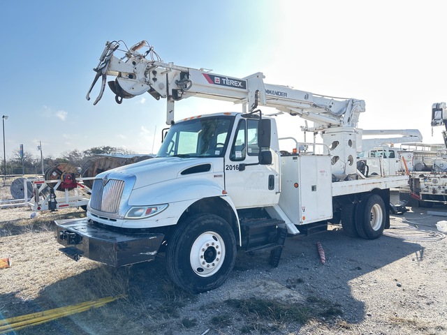 2011 Terex Commander C4047 Digger Derrick on 2012 International 4300 4x2 Truck