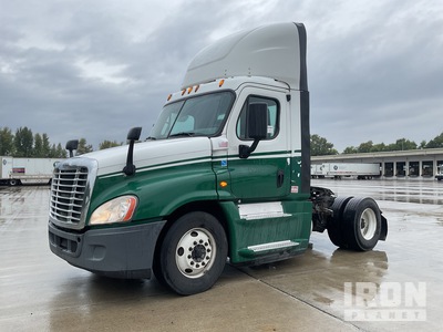 2015 Freightliner Cascadia 125 4x2 T/A Day Cab Truck Tractor