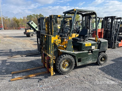 1986 Hyster H40XL 4000 lb Pneumatic Tire Montacargas (Inoperable)