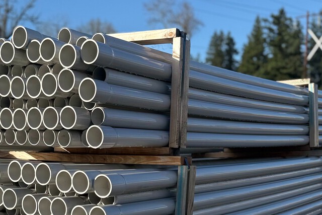 Quantity of (1009) 2.5 in x 10 ft Schedule 40 Belled End Light Grey PVC Electrical Conduit Pipe